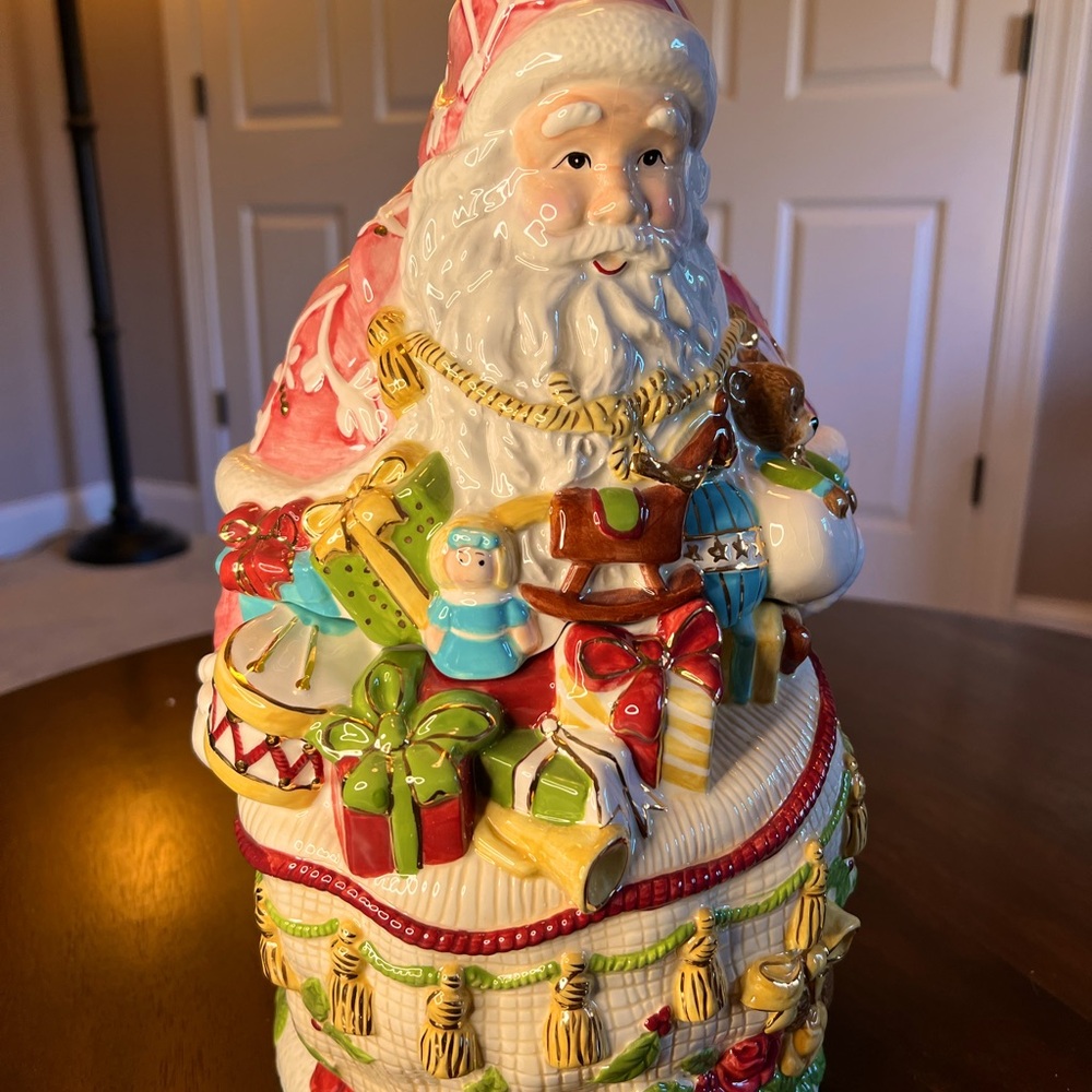 NIB Royal Albert Old Country Roses Seasons of color Santa Cookie Jar